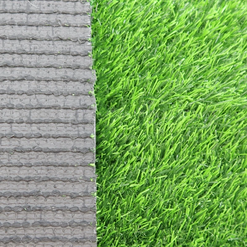 laying artificial grass with dogs